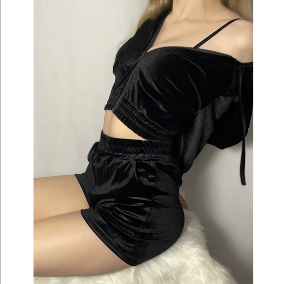 ✨NEW✨ Velour Jacket and Shorts Set Black - Picture 2 of 3